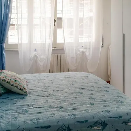 Apartamento Amazing In With 2 Bedrooms And Wifi *